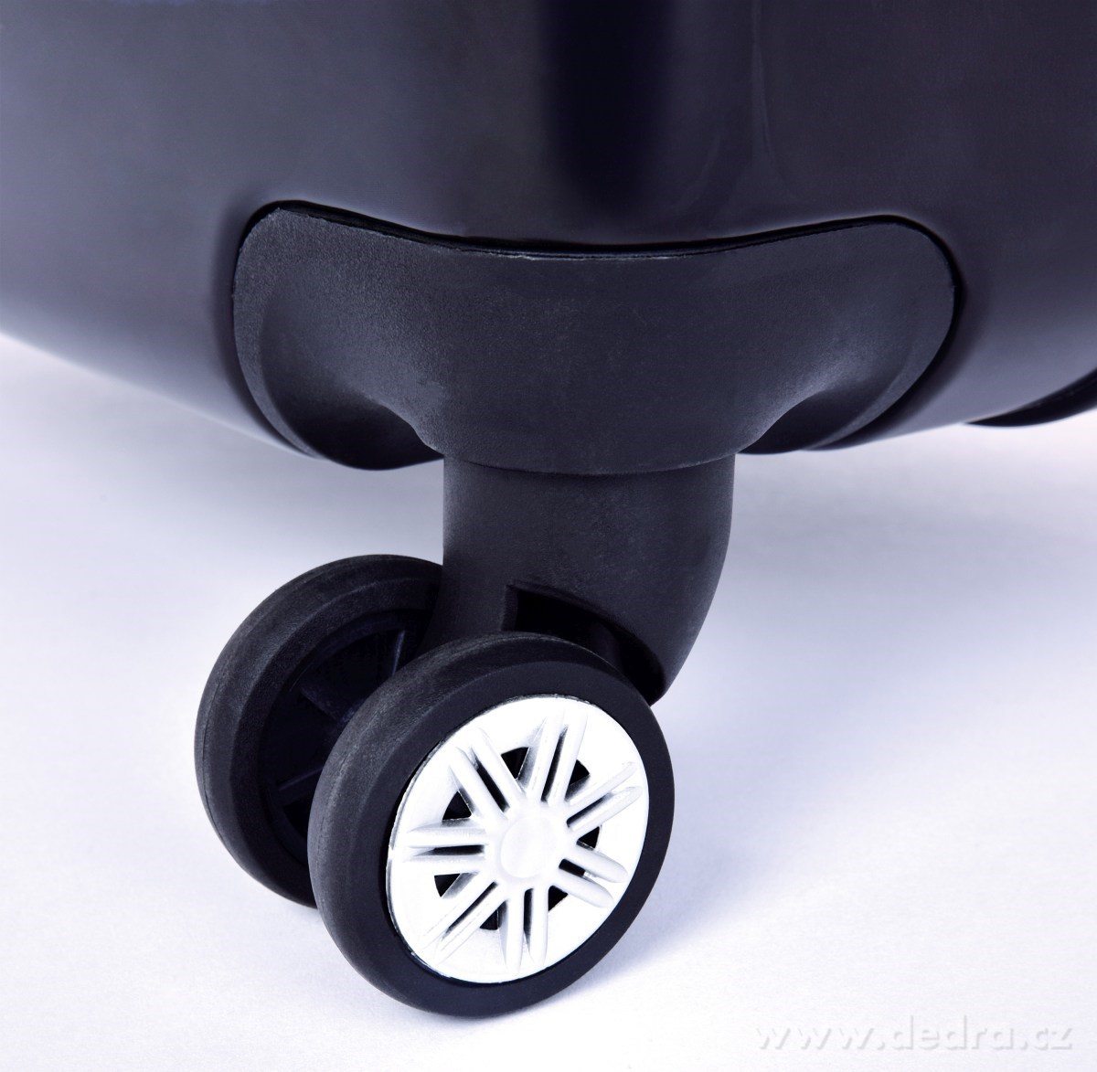 FC TRAVELLER, velký odolný cestovní kufr 70 cm, kolečka 360°, výsuvná rukojeť & číselný zámek, 50 × 30 × 70 cm – náhled 6 | Grand Móda