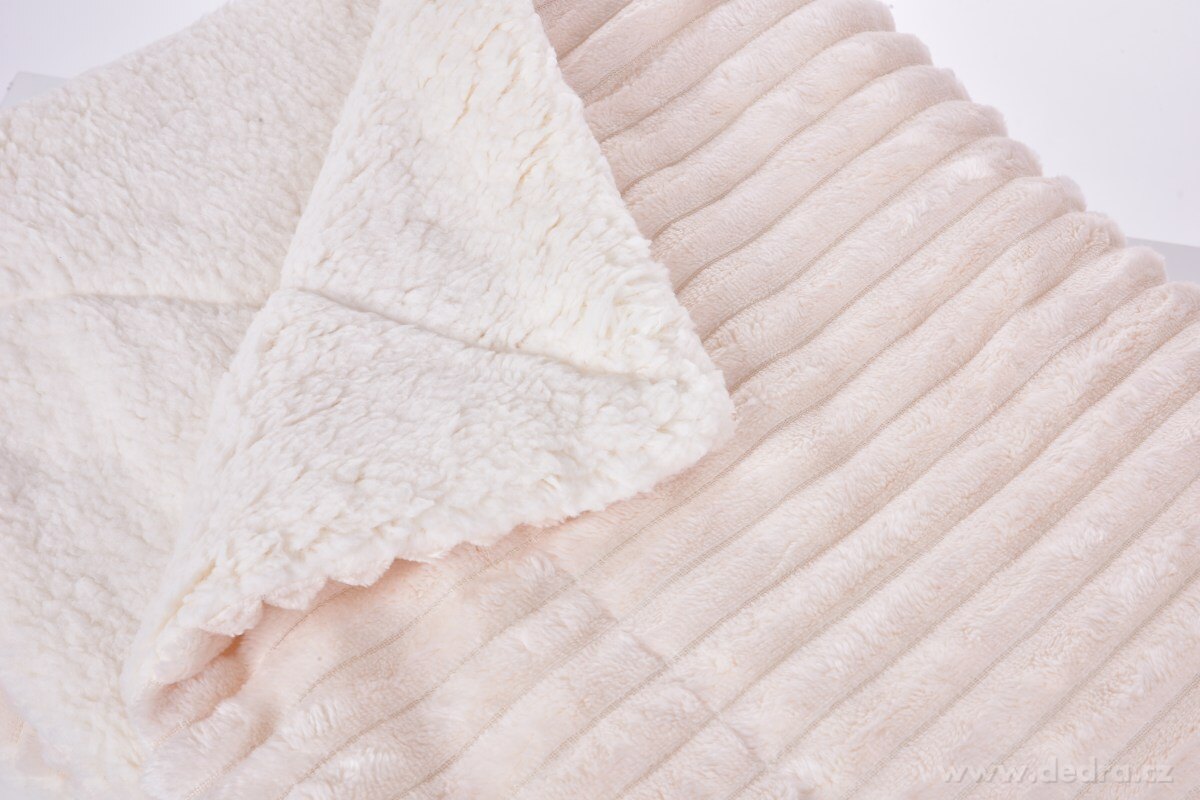 RELIEF LAGOON, luxusní dvouvrstvá přikrývka 150 × 200 cm, LAGOON VELVET & hebká beránčí imitace, smetanová – náhled 4 | Grand Móda