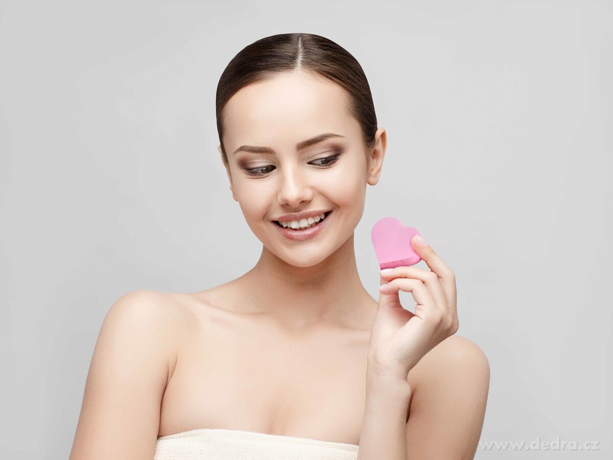 4 ks kosmetické houbičky na make-up ve tvaru srdce – náhled 4 | Grand Móda