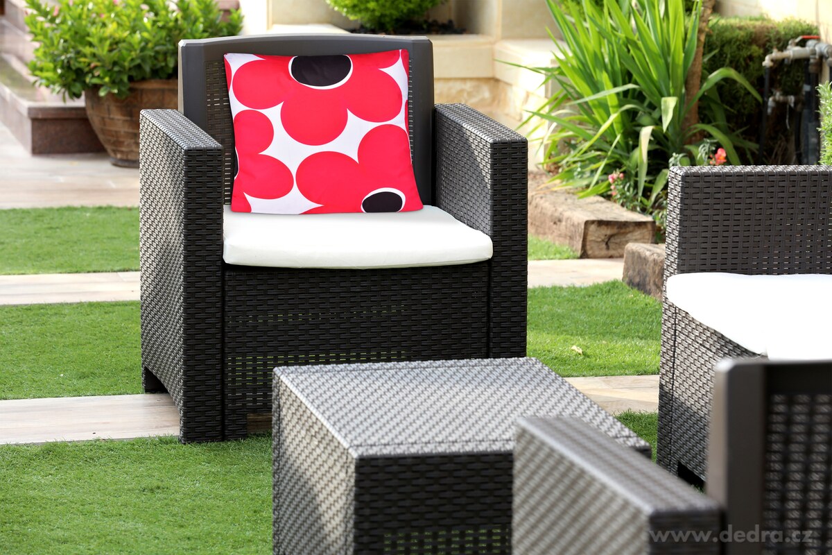 Voděodolný potah na polštář vhodný i na zahradní nábytek, DAISY FLOWERS, 45 x 45 cm – náhled 3 | Grand Móda