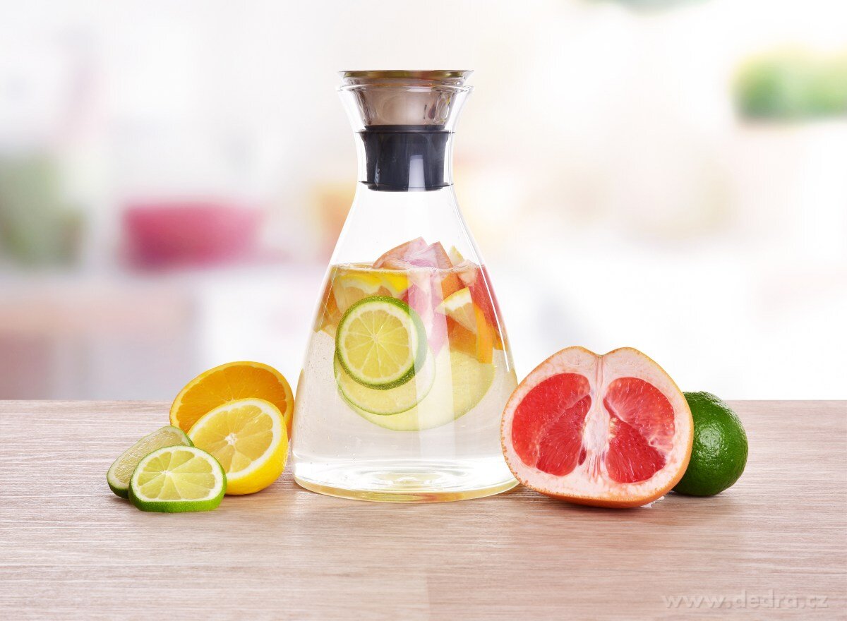 1, 7 L karafa z borosilikátového skla s nerezovou výklopnou zátkou, BOROSIL GLASS – náhled 3 | Grand Móda