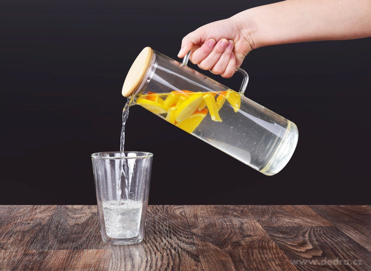 1, 6 L džbán z borosilikátového skla s bambusovým víkem, BOROSIL GLASS – náhled 4 | Grand Móda