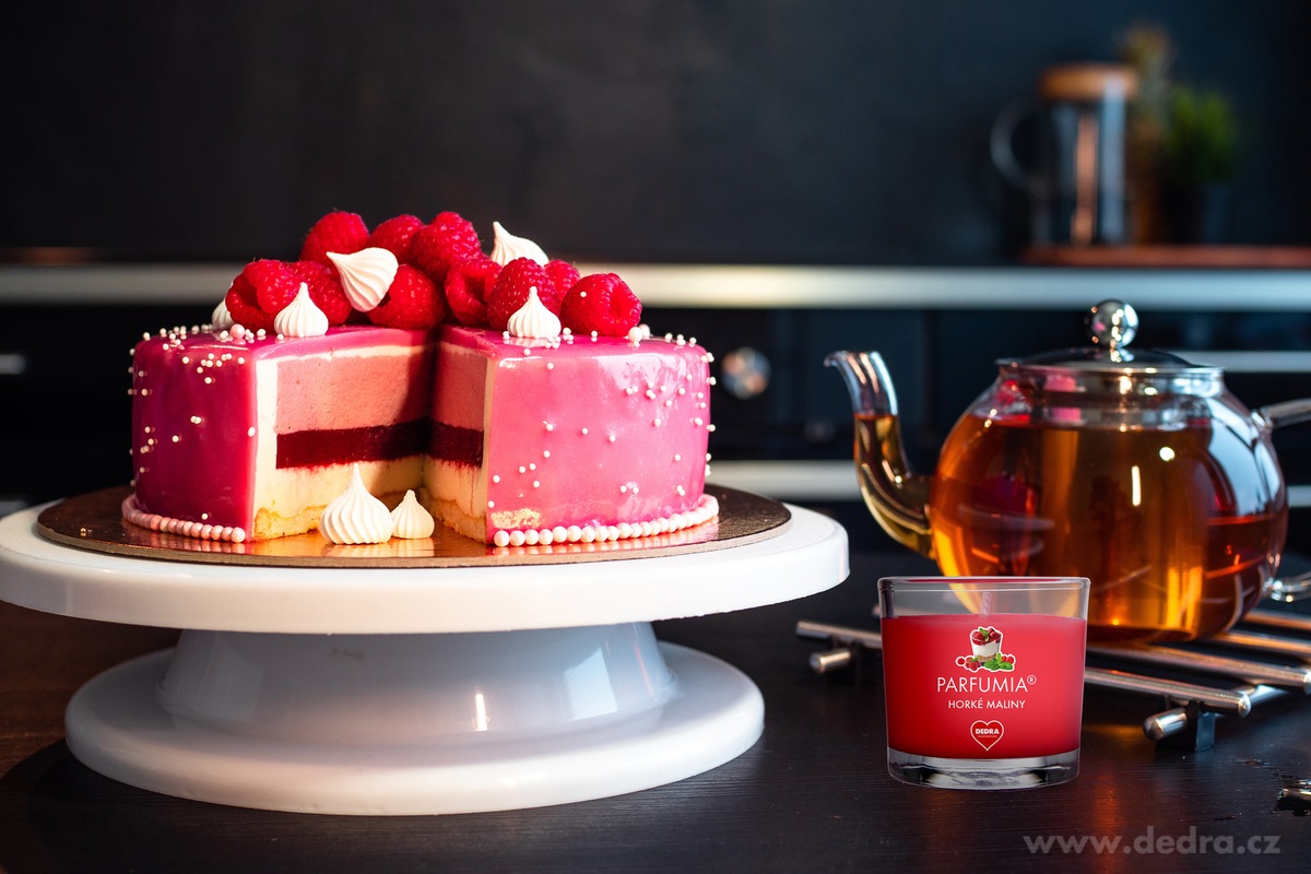 HORKÉ MALINY, votivní sójová svíčka, PARFUMIA®, 55 ml – náhled 3 | Grand Móda