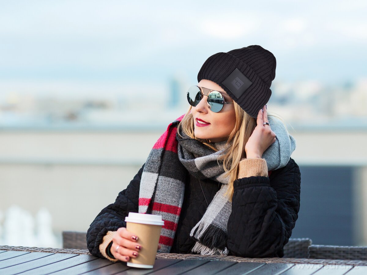 FC BLACK BADGE, černá pletená čepice s hřejivou měkkou podšívkou & logem – náhled 3 | Grand Móda