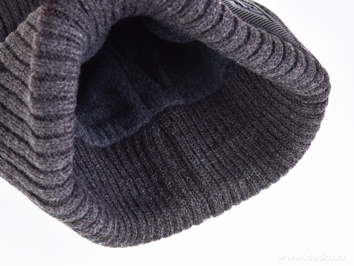 FC BLACK BADGE, antracitová pletená čepice s hřejivou měkkou podšívkou & logem – náhled 4 | Grand Móda