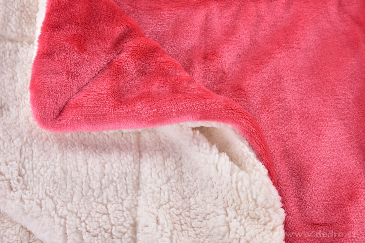 LAGOON DREAM, dvouvrstvá luxusní přikrývka 150 × 200 cm, LAGOON VELVET & hebká imitace beránka, jahodová – náhled 2 | Grand Móda