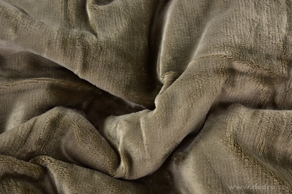 LAGOON DREAM, dvouvrstvá luxusní přikrývka 150 × 200 cm, LAGOON VELVET & hebká imitace beránka, khaki – náhled 3 | Grand Móda