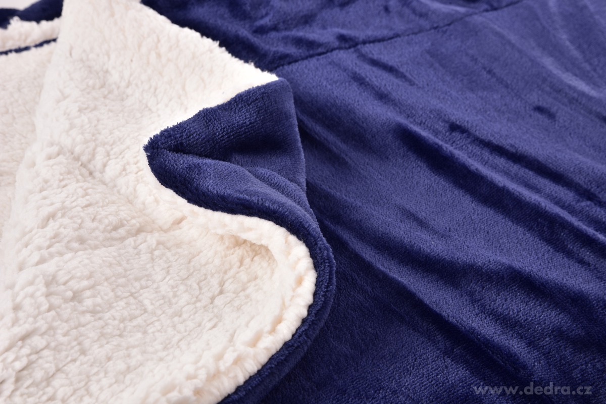 LAGOON DREAM, dvouvrstvá luxusní přikrývka 150 × 200 cm, LAGOON VELVET & hebká imitace beránka, tmavě modrá – náhled 4 | Grand Móda
