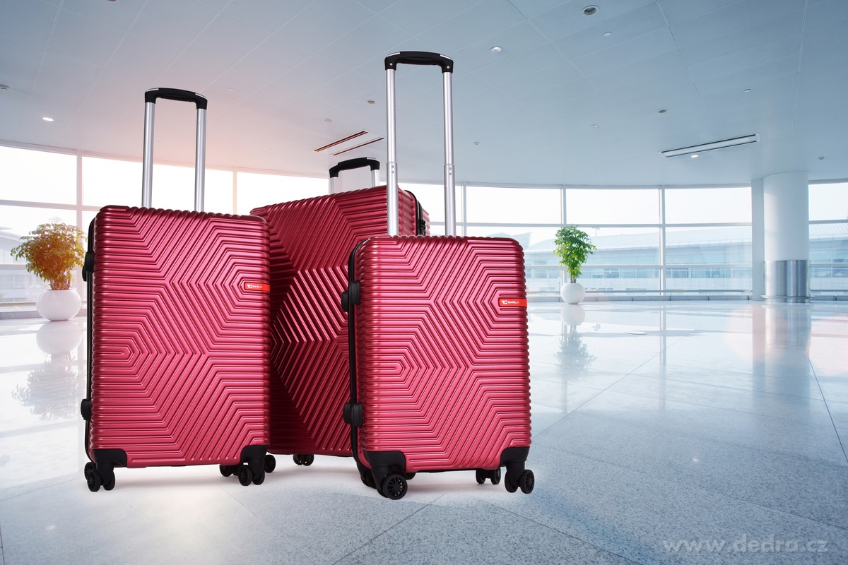 FC TRAVELLER | palubn├ş kufr 55 cm do letadla | 4 kole─Źka 360┬░, TSA z├ímek & v├Żsuvn├í rukoje┼ą | v├şnov├Ż - obr├ízek 3 | Mal├ę a kabinov├ę kufry | Grand M├│da