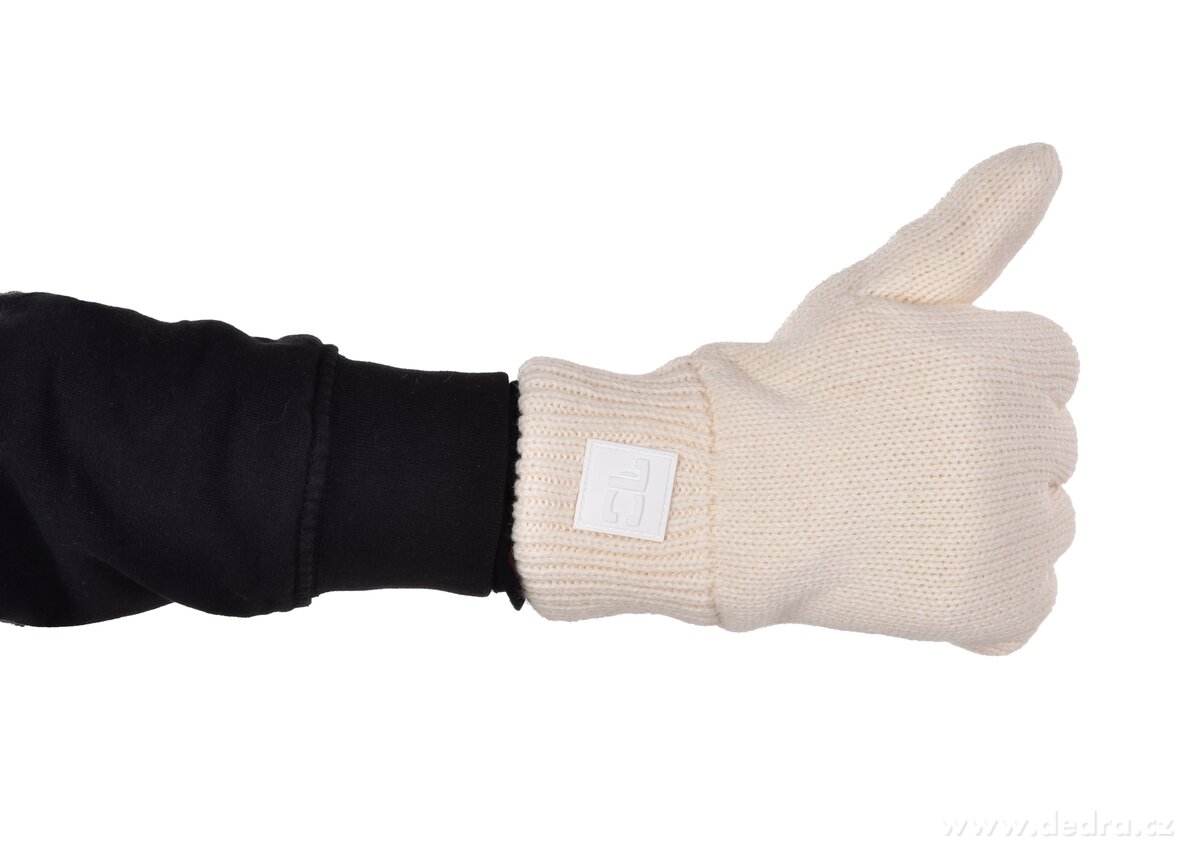 FC WHITE BADGE | smetanov├ę zimn├ş pleten├ę rukavice s h┼Öejivou m─Ťkkou pod┼í├şvkou - obr├ízek 3 | ─îepice, ┼í├íly a rukavice | Grand M├│da