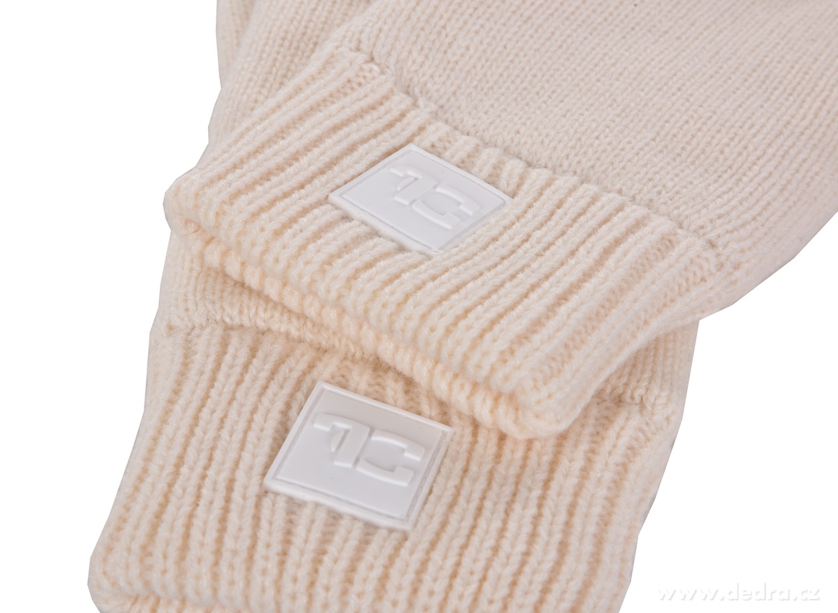 FC WHITE BADGE | smetanov├ę zimn├ş pleten├ę rukavice s h┼Öejivou m─Ťkkou pod┼í├şvkou - obr├ízek 4 | ─îepice, ┼í├íly a rukavice | Grand M├│da