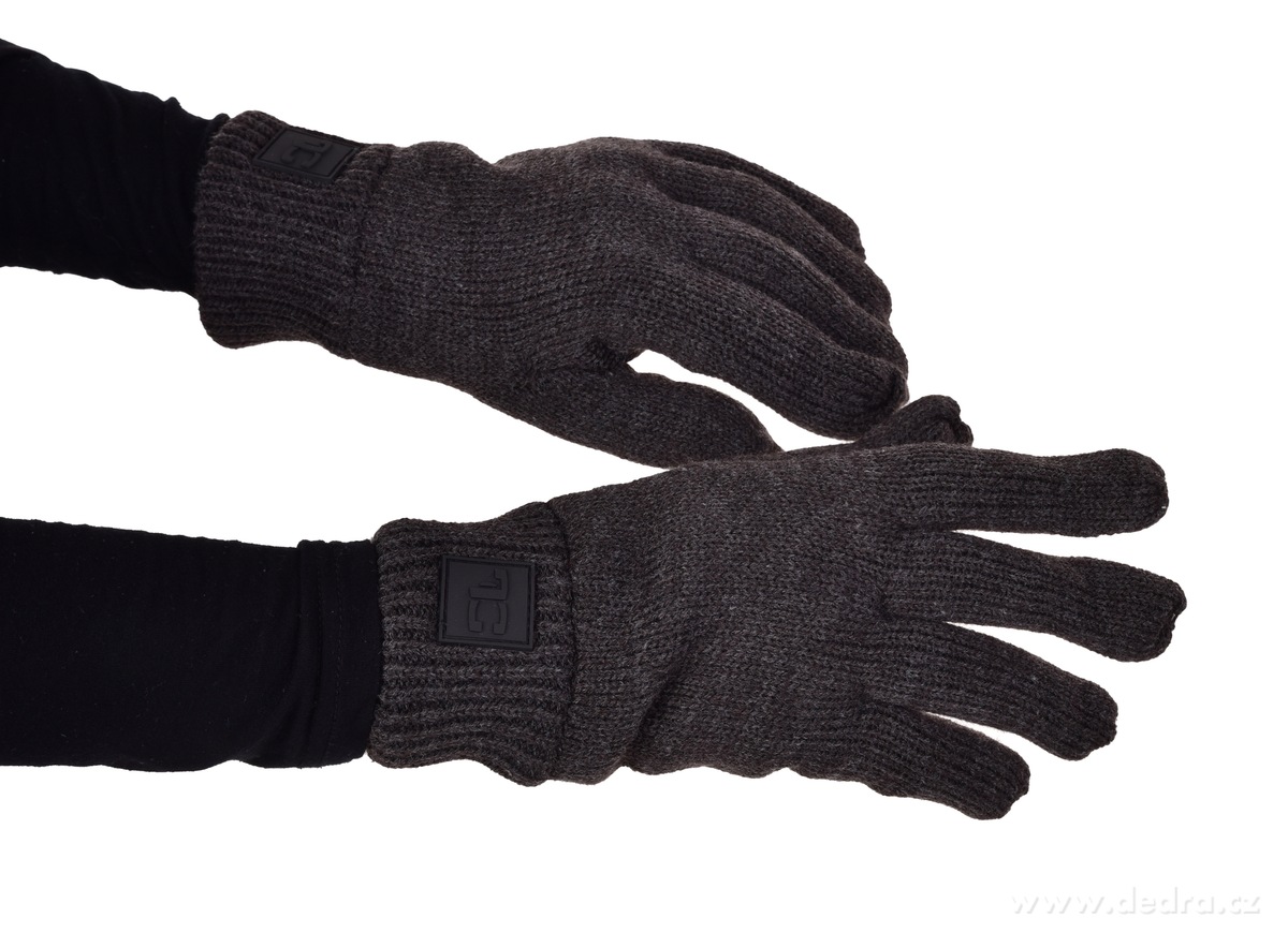 FC BLACK BADGE | antracitov├ę zimn├ş pleten├ę rukavice s m─Ťkkou h┼Öejivou pod┼í├şvkou - obr├ízek 3 | ─îepice, ┼í├íly a rukavice | Grand M├│da