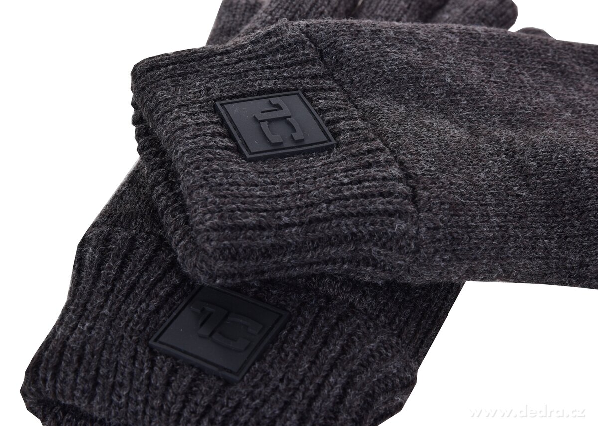 FC BLACK BADGE | antracitov├ę zimn├ş pleten├ę rukavice s m─Ťkkou h┼Öejivou pod┼í├şvkou - obr├ízek 4 | ─îepice, ┼í├íly a rukavice | Grand M├│da