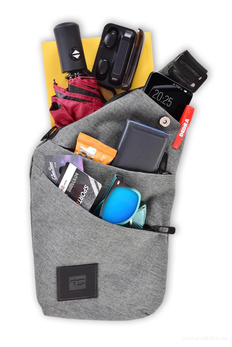 FC BLACK BADGE CROSSBODY | ta┼íka p┼Öes rameno | 4 kapsy, kapsa na telefon & nastaviteln├Ż popruh - obr├ízek 2 | Batohy a ledvinky | Grand M├│da