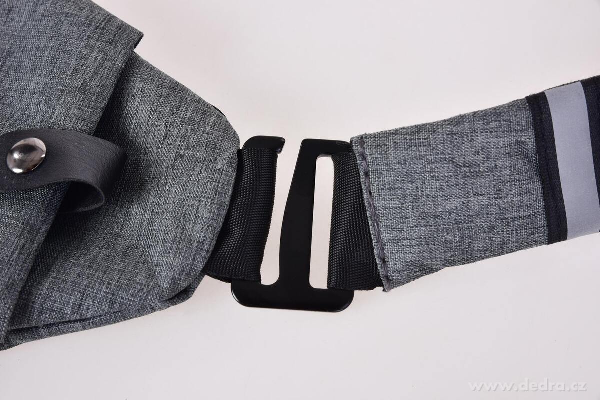 FC BLACK BADGE CROSSBODY | ta┼íka p┼Öes rameno | 4 kapsy, kapsa na telefon & nastaviteln├Ż popruh - obr├ízek 5 | Batohy a ledvinky | Grand M├│da